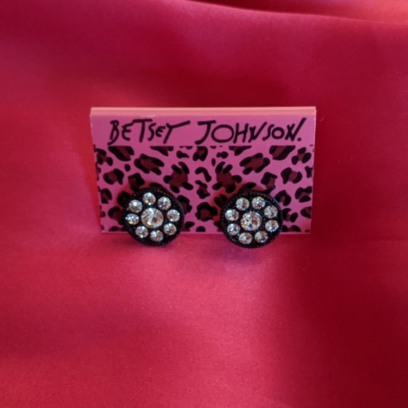 Betsey Johnson Earrings - Picture 3 of 5